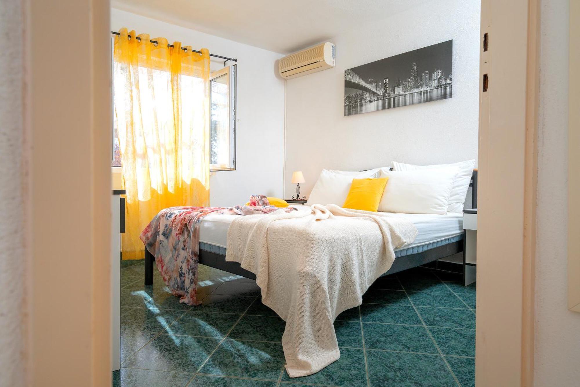 Apartments Lucic Hvar Town Exterior photo