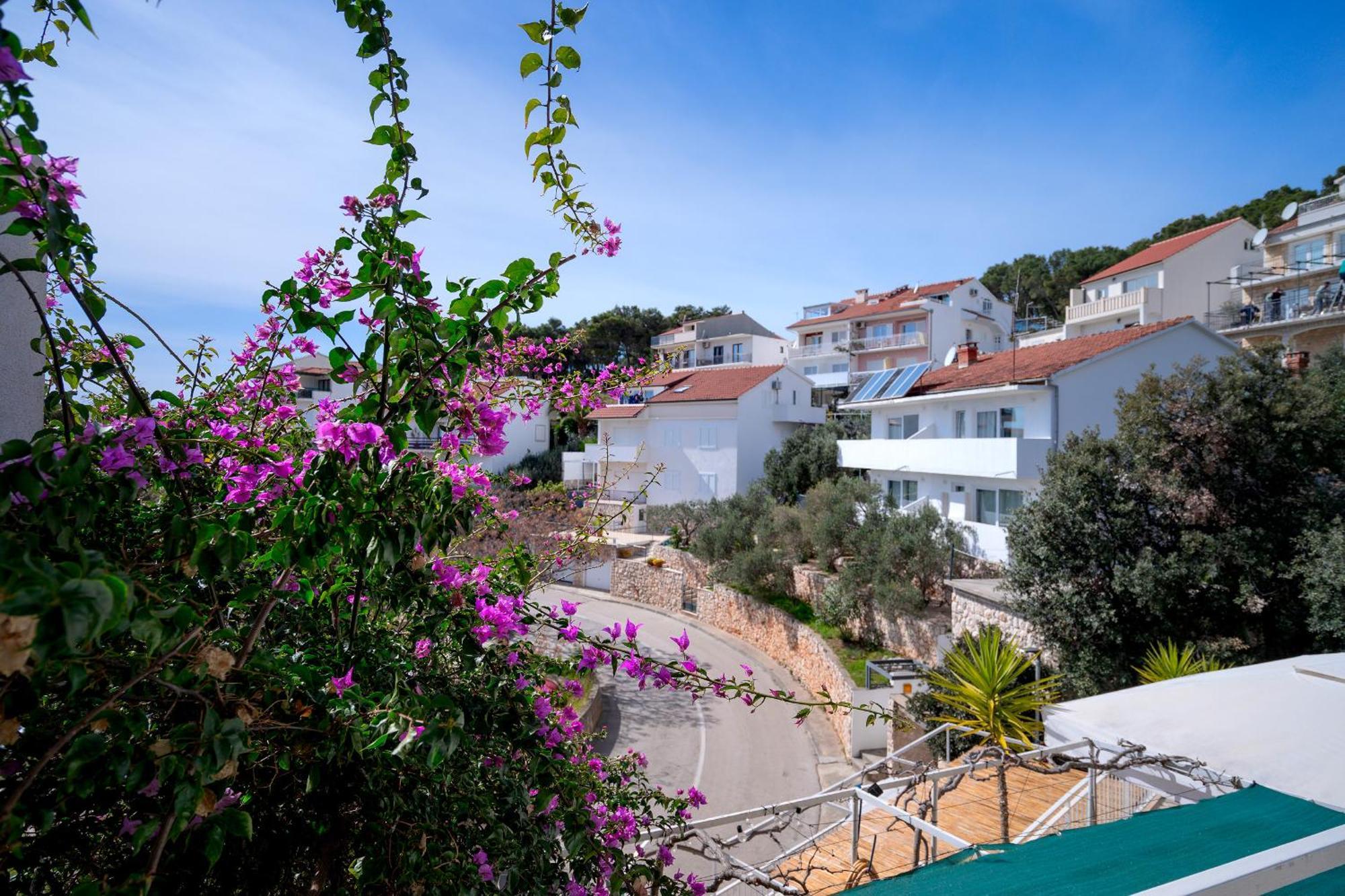 Apartments Lucic Hvar Town Exterior photo