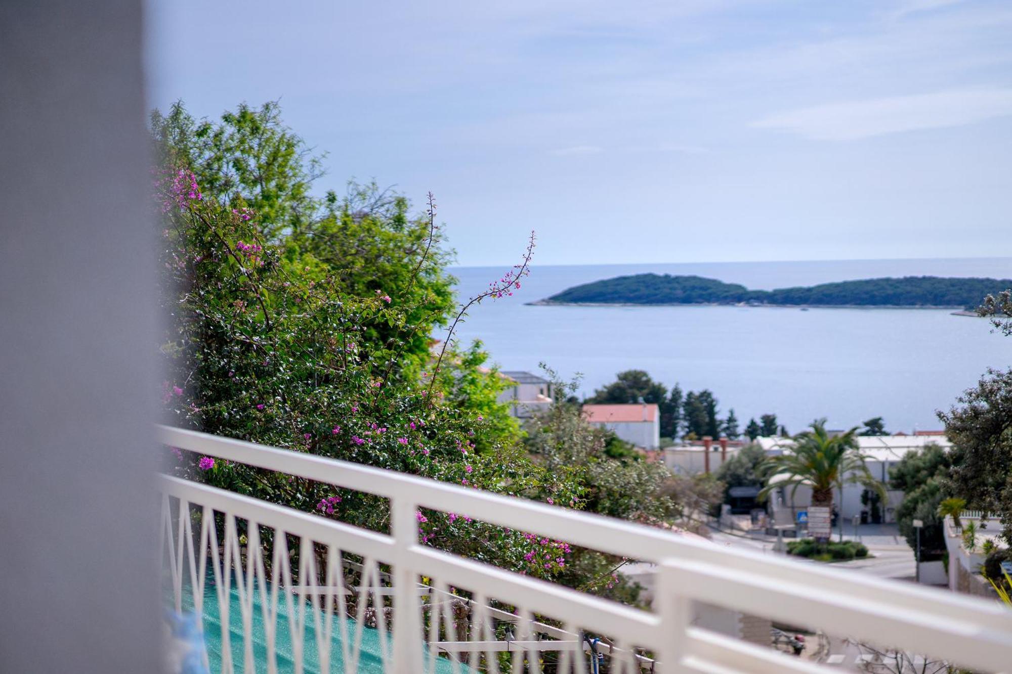 Apartments Lucic Hvar Town Exterior photo