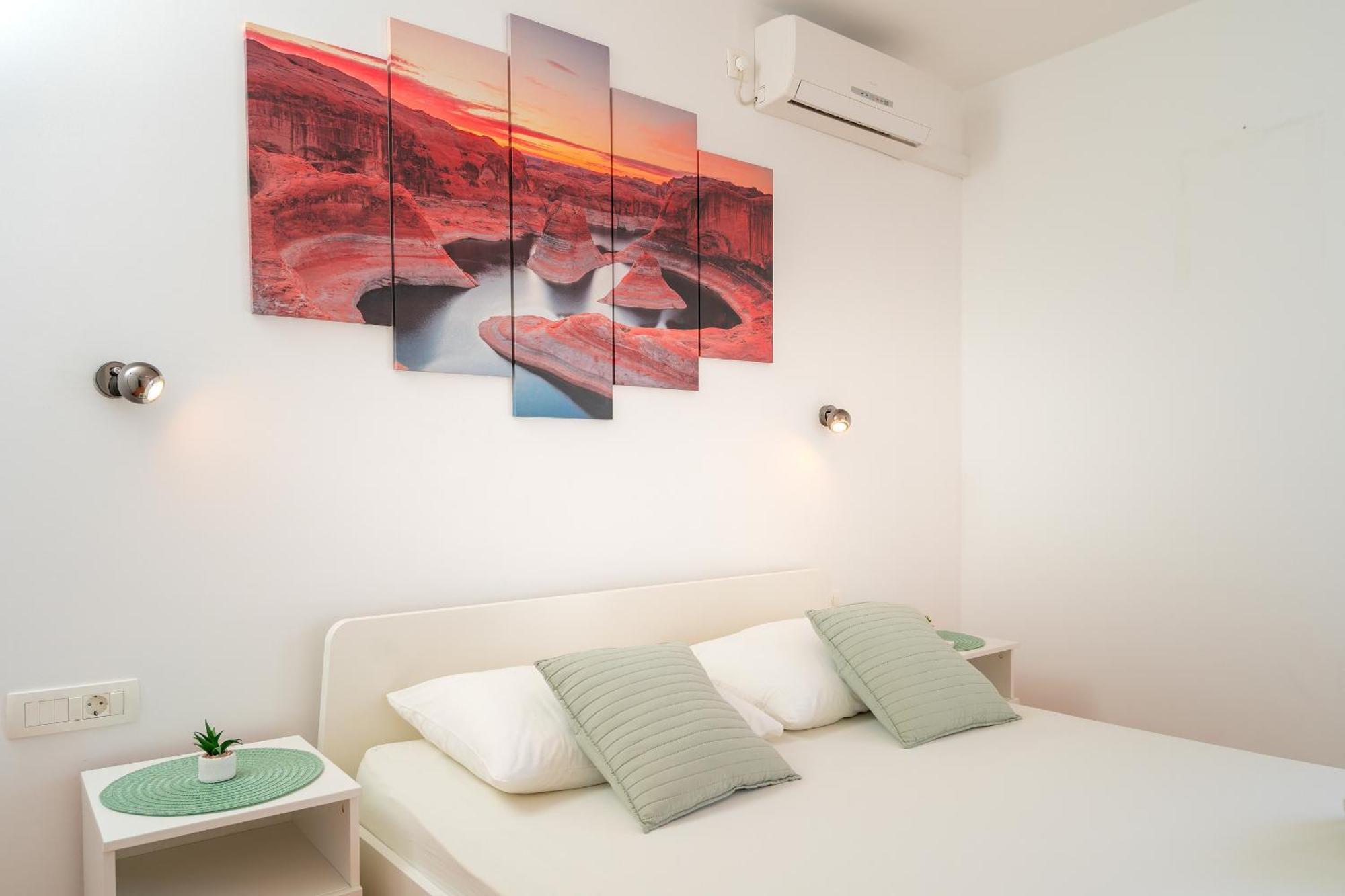 Apartments Lucic Hvar Town Exterior photo